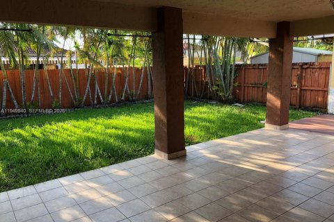 Снять в аренду виллу или дом в Майами, Флорида 3 спальни, 153.75м2, № 2005603 - фото 21