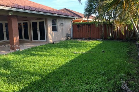 Снять в аренду виллу или дом в Майами, Флорида 3 спальни, 153.75м2, № 2005603 - фото 23