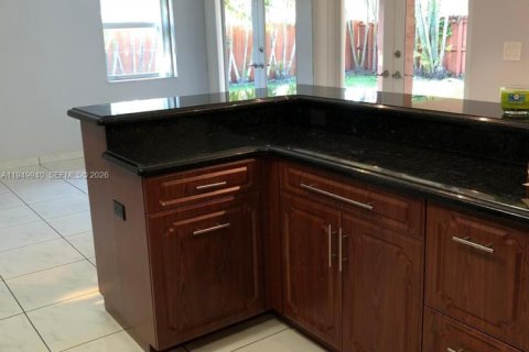 Снять в аренду виллу или дом в Майами, Флорида 3 спальни, 153.75м2, № 2005603 - фото 10