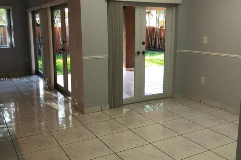 Снять в аренду виллу или дом в Майами, Флорида 3 спальни, 153.75м2, № 2005603 - фото 7