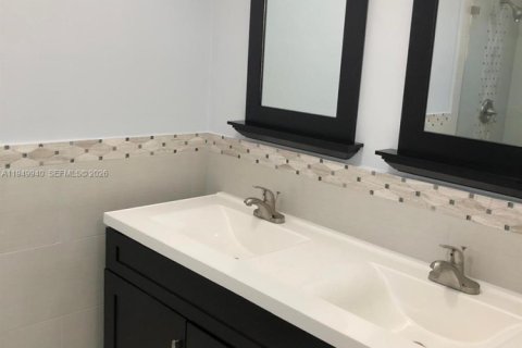 Снять в аренду виллу или дом в Майами, Флорида 3 спальни, 153.75м2, № 2005603 - фото 16