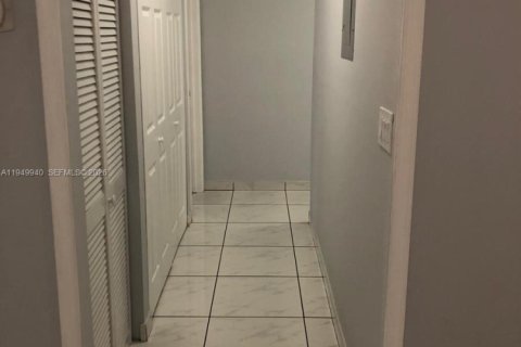 Снять в аренду виллу или дом в Майами, Флорида 3 спальни, 153.75м2, № 2005603 - фото 8