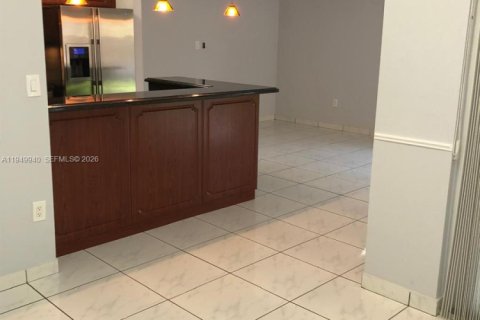 Снять в аренду виллу или дом в Майами, Флорида 3 спальни, 153.75м2, № 2005603 - фото 11