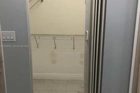 Снять в аренду виллу или дом в Майами, Флорида 3 спальни, 153.75м2, № 2005603 - фото 15