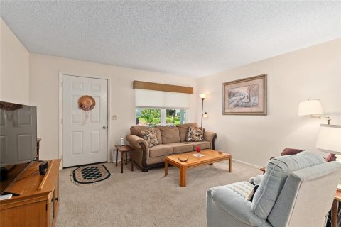 House in Ocala, Florida 2 bedrooms, 129.51 sq.m. № 1883243 - photo 6