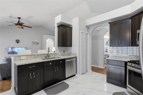 Casa en venta en Brandon, Florida, 3 dormitorios, 199.74 m2 № 2236965 - foto 16