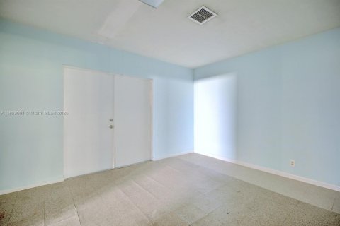 Commercial property in Sebring, Florida № 1962589 - photo 12