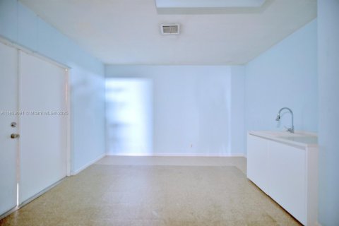 Commercial property in Sebring, Florida № 1962589 - photo 10