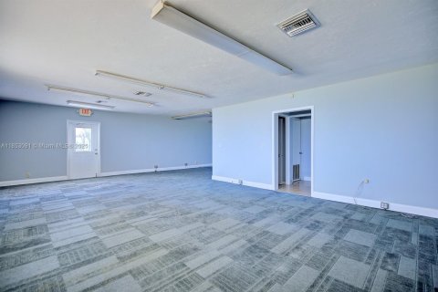 Commercial property in Sebring, Florida № 1962589 - photo 8