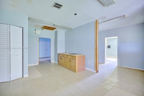 Commercial property in Sebring, Florida № 1962589 - photo 13