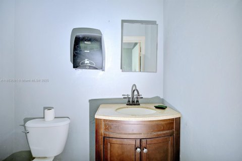 Commercial property in Sebring, Florida № 1962589 - photo 15