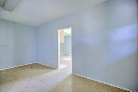 Commercial property in Sebring, Florida № 1962589 - photo 16