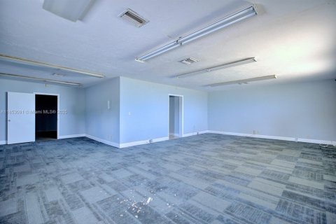 Commercial property in Sebring, Florida № 1962589 - photo 7