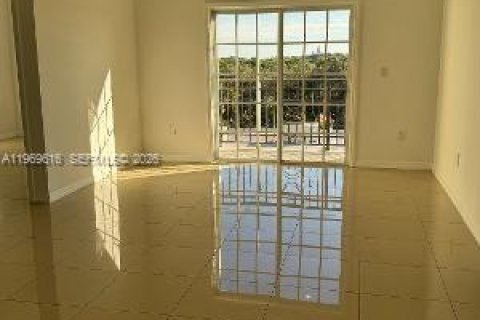 Снять в аренду кондоминиум в Майами, Флорида 2 спальни, 95.41м2, № 2031231 - фото 13