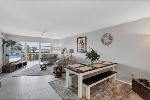 Condo in Sarasota, Florida, 2 bedrooms  № 2233601 - photo 10