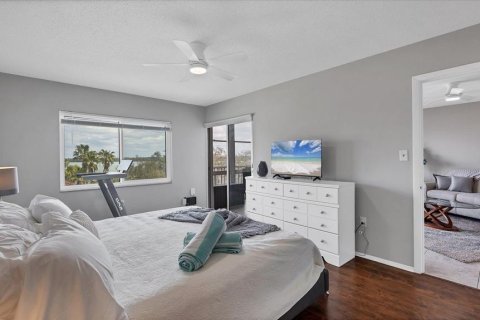 Condo in Sarasota, Florida, 2 bedrooms  № 2233601 - photo 19
