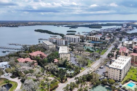 Condo in Sarasota, Florida, 2 bedrooms № 2233601
