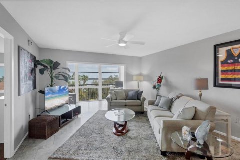 Condo in Sarasota, Florida, 2 bedrooms  № 2233601 - photo 6