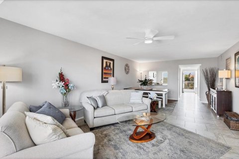 Condo in Sarasota, Florida, 2 bedrooms  № 2233601 - photo 8