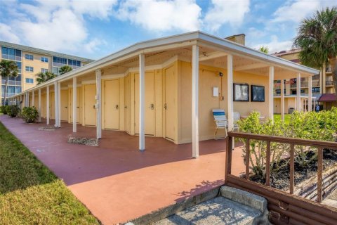 Condo in Sarasota, Florida, 2 bedrooms  № 2233601 - photo 25