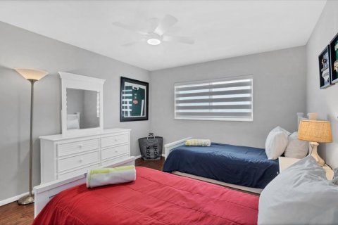 Condo in Sarasota, Florida, 2 bedrooms  № 2233601 - photo 23