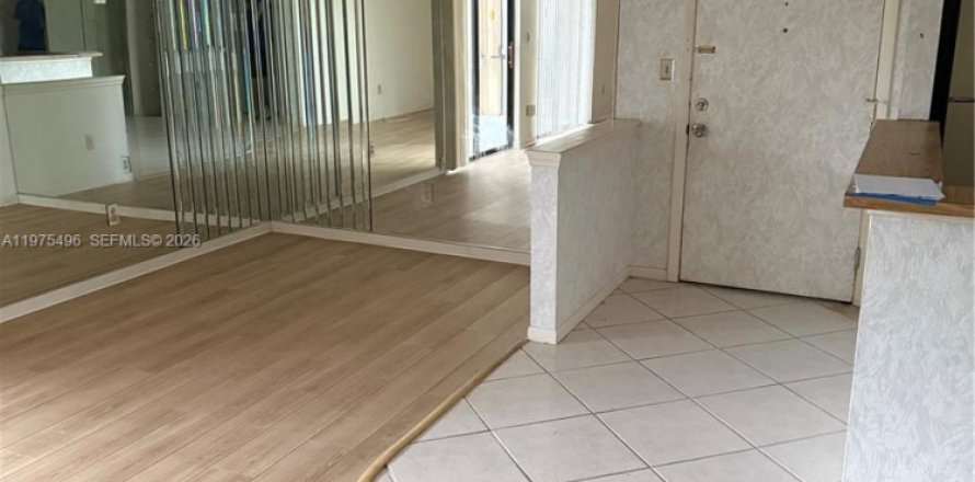 Condo à Tamarac, Floride, 3 chambres  № 2041473