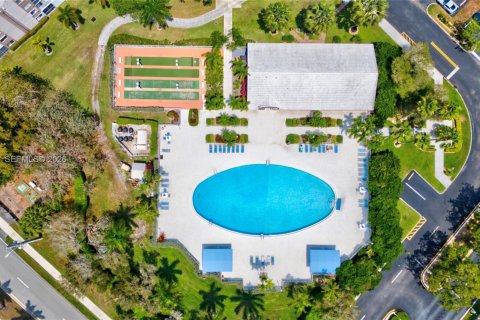 Condominio en venta en Tamarac, Florida, 2 dormitorios, 108.05 m2 № 2041473 - foto 15