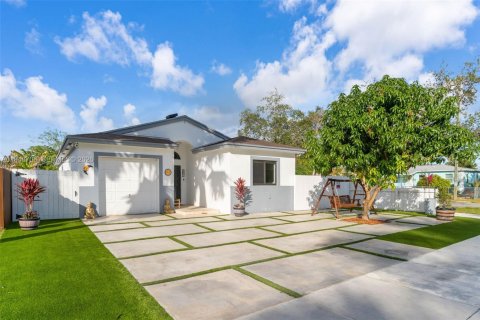 Villa ou maison à vendre à Homestead, Floride: 3 chambres, 133.87 m2 № 2004814 - photo 3