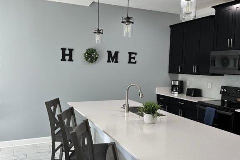 Townhouse in Davenport, Florida 4 bedrooms, 177.81 sq.m. № 1866371 - photo 10
