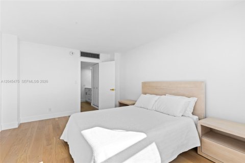 Condo in Pompano Beach, Florida, 1 bedroom № 2186167 - photo 4