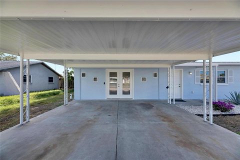 Villa ou maison à vendre à Apollo Beach, Floride: 3 chambres, 135.27 m2 № 2142181 - photo 8