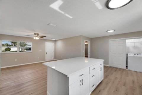 Villa ou maison à vendre à Apollo Beach, Floride: 3 chambres, 135.27 m2 № 2142181 - photo 17