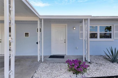 Villa ou maison à vendre à Apollo Beach, Floride: 3 chambres, 135.27 m2 № 2142181 - photo 9