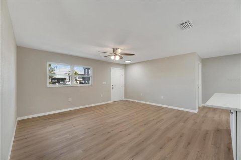 Villa ou maison à vendre à Apollo Beach, Floride: 3 chambres, 135.27 m2 № 2142181 - photo 13