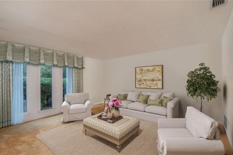 House in Ocala, Florida 5 bedrooms, 382.48 sq.m. № 1751950 - photo 18