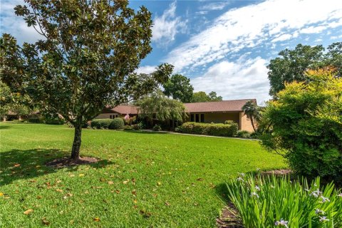 House in Ocala, Florida 5 bedrooms, 382.48 sq.m. № 1751950 - photo 5