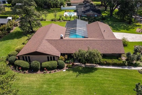 House in Ocala, Florida 5 bedrooms, 382.48 sq.m. № 1751950 - photo 1