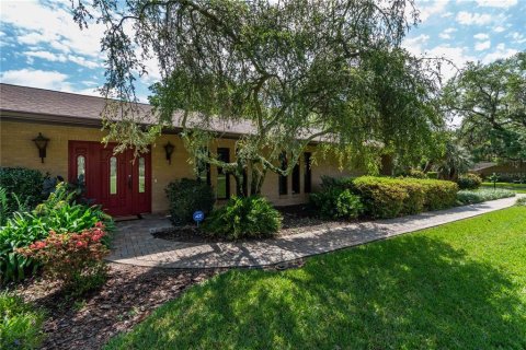 House in Ocala, Florida 5 bedrooms, 382.48 sq.m. № 1751950 - photo 9