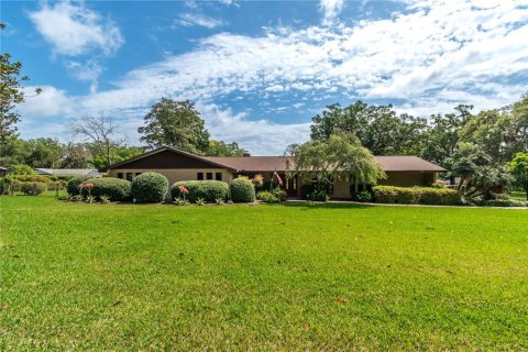 House in Ocala, Florida 5 bedrooms, 382.48 sq.m. № 1751950 - photo 3