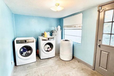 Casa en venta en Auburndale, Florida, 5 dormitorios, 148.83 m2 № 1849958 - foto 12