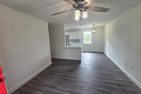 Casa en alquiler en DeLand, Florida, 3 dormitorios, 91.42 m2 № 1905395 - foto 6