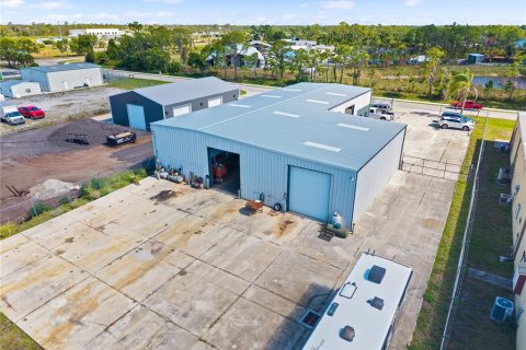Commercial property in Englewood, Florida 74.32 sq.m. № 2131145 - photo 3
