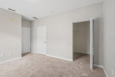 Condo in Orlando, Florida, 3 bedrooms № 2224654 - photo 18