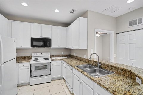 Condo in Orlando, Florida, 3 bedrooms № 2224654 - photo 10