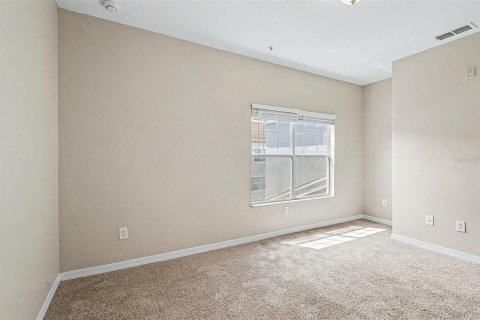 Condo in Orlando, Florida, 3 bedrooms № 2224654 - photo 11