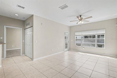 Condo in Orlando, Florida, 3 bedrooms № 2224654 - photo 5