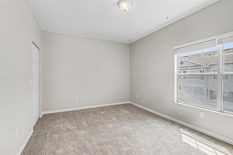 Condo in Orlando, Florida, 3 bedrooms № 2224654 - photo 17