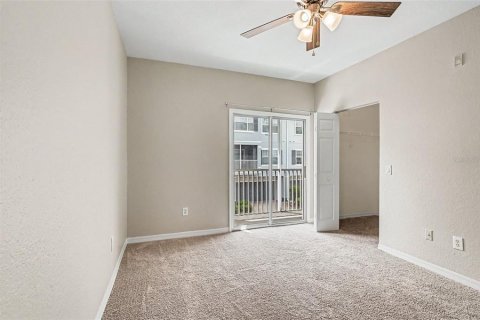Condo in Orlando, Florida, 3 bedrooms № 2224654 - photo 16