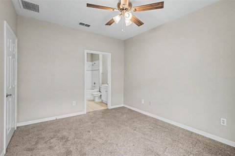 Condo in Orlando, Florida, 3 bedrooms № 2224654 - photo 23