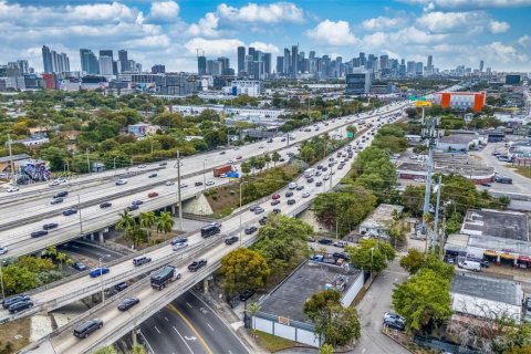 Commercial property in Miami, Florida № 1783822 - photo 21